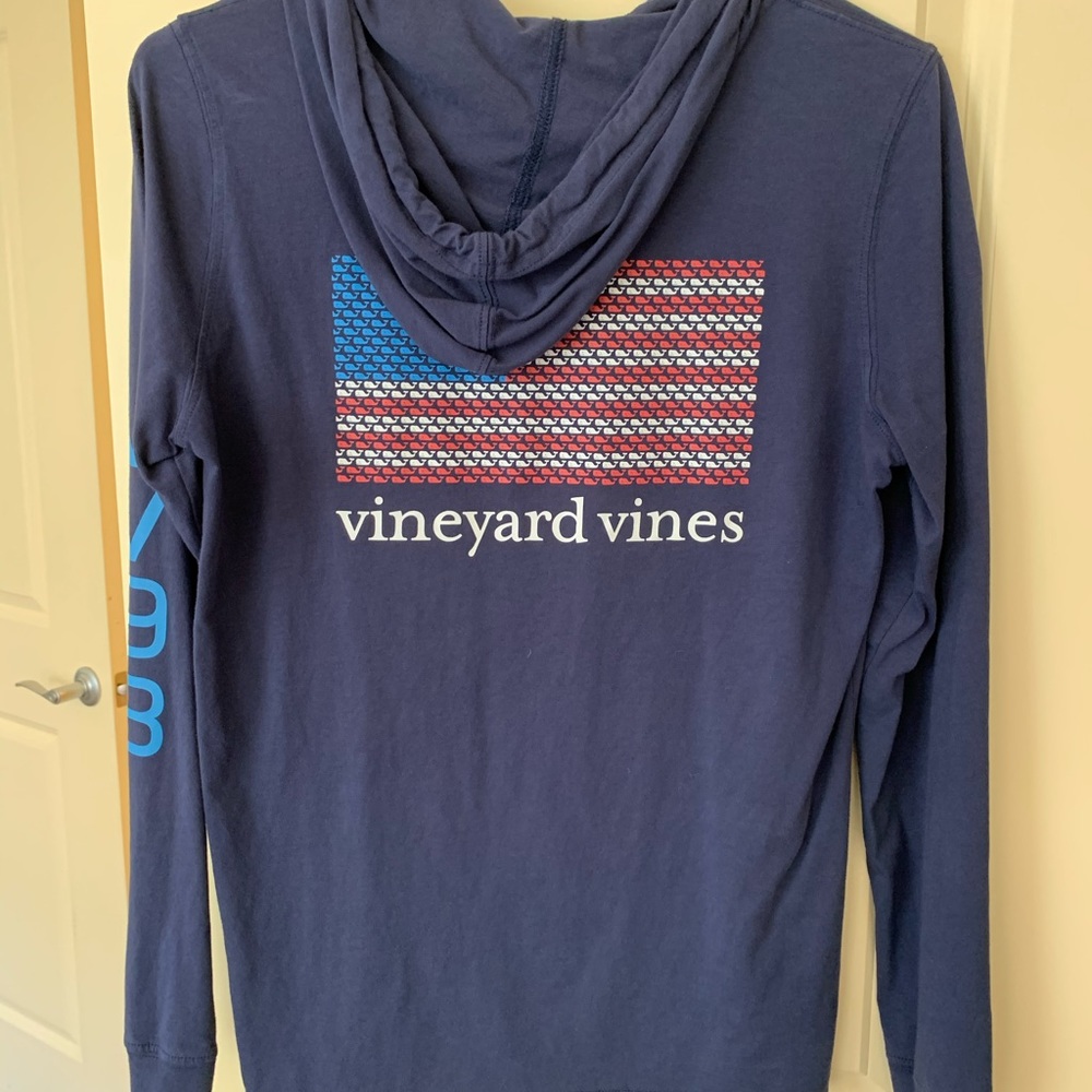 Vineyard vines long sleeve tee with hood